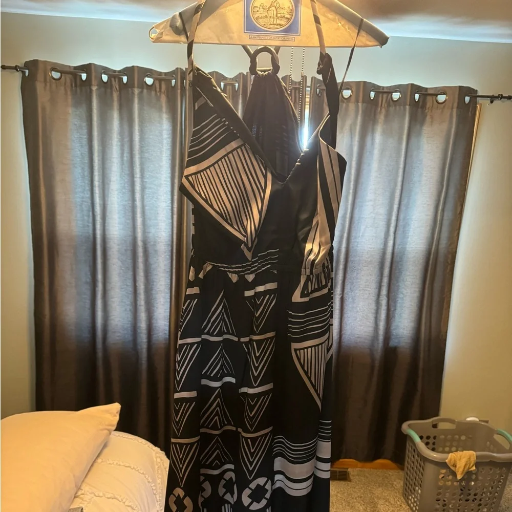 Printed halter neck satin maxi dress - Picture 1 of 6